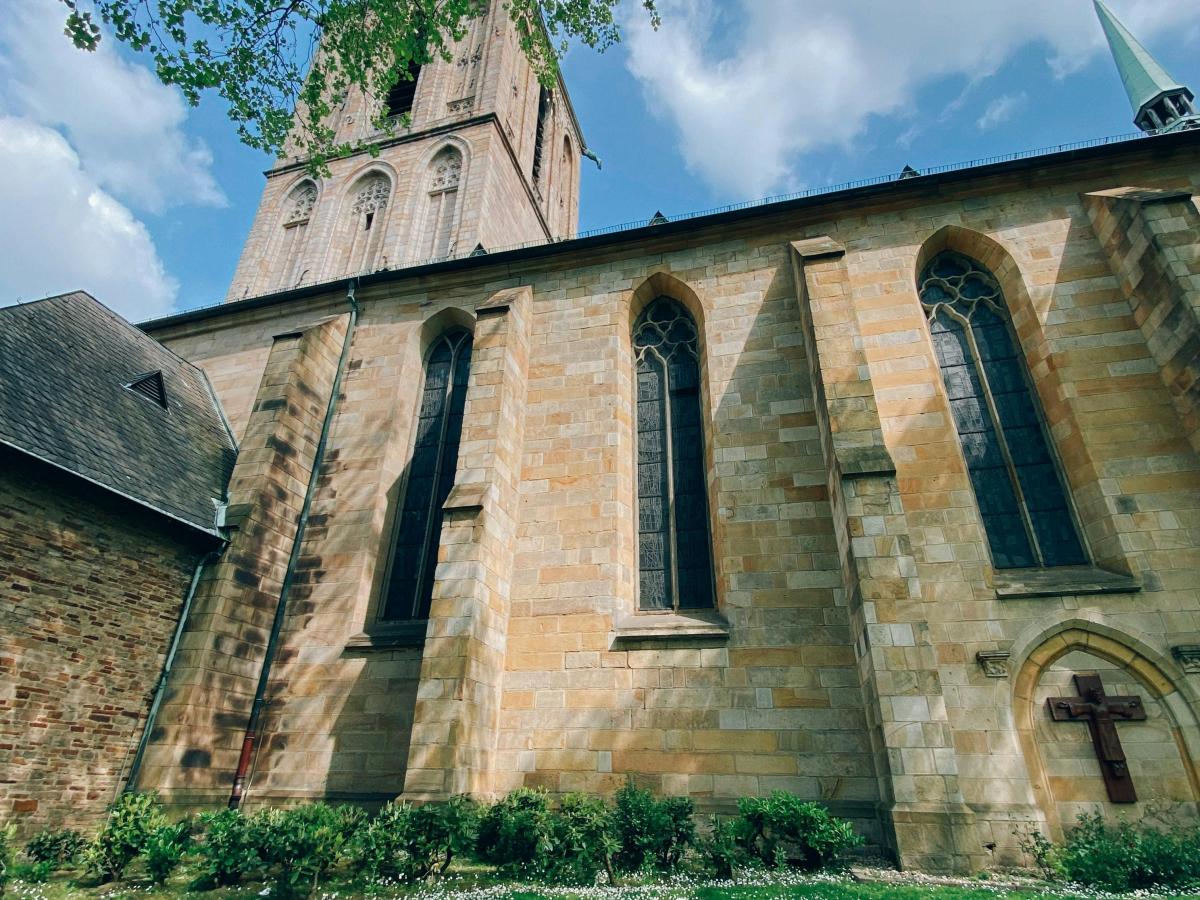 pexels-larissafarber-12106891