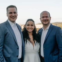 ameron-bonn-music-dj-chris-brautpaar-rhein-terasse
