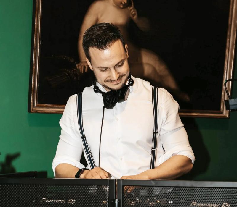 DJ+Janis+Hopfer+great+picture