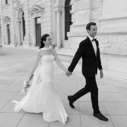 vienna-wedding-photographer-candid-walking-minimalistic