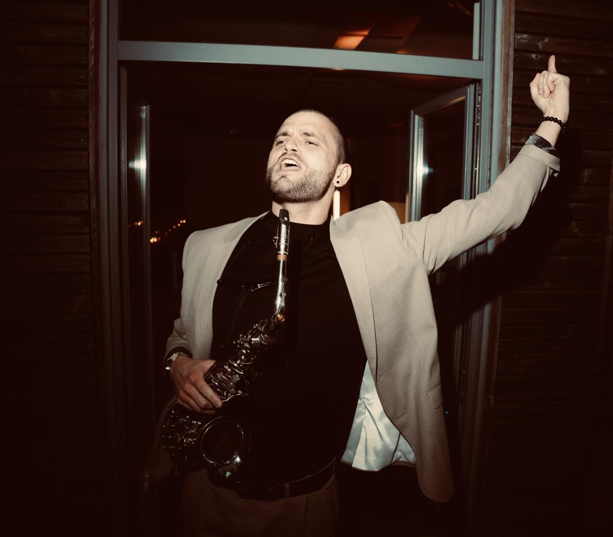TOBI LIEB live sax