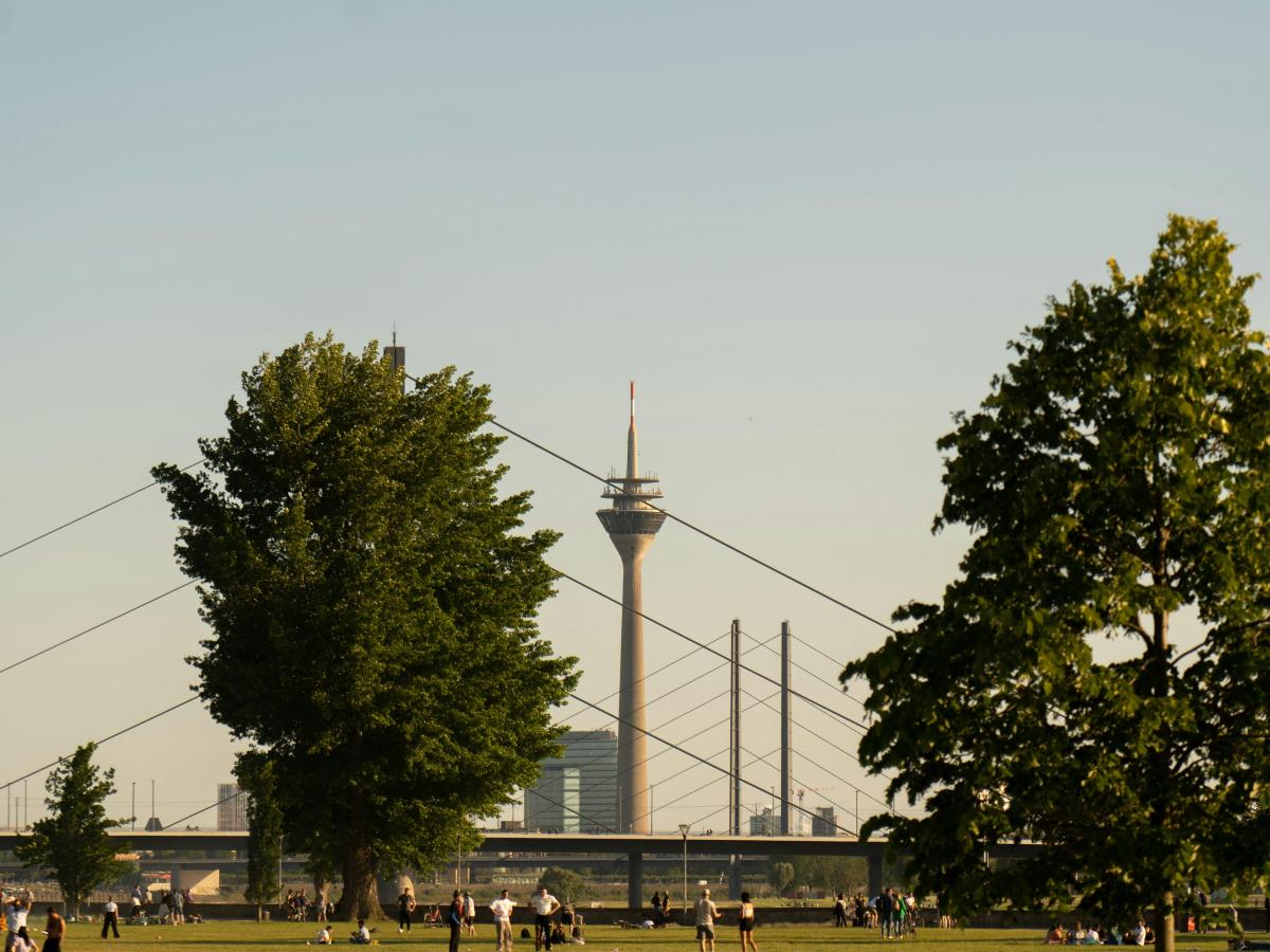 A couple on their wedding day in Düsseldorf