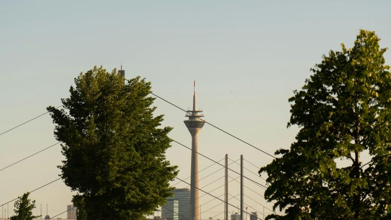 A couple on their wedding day in Düsseldorf