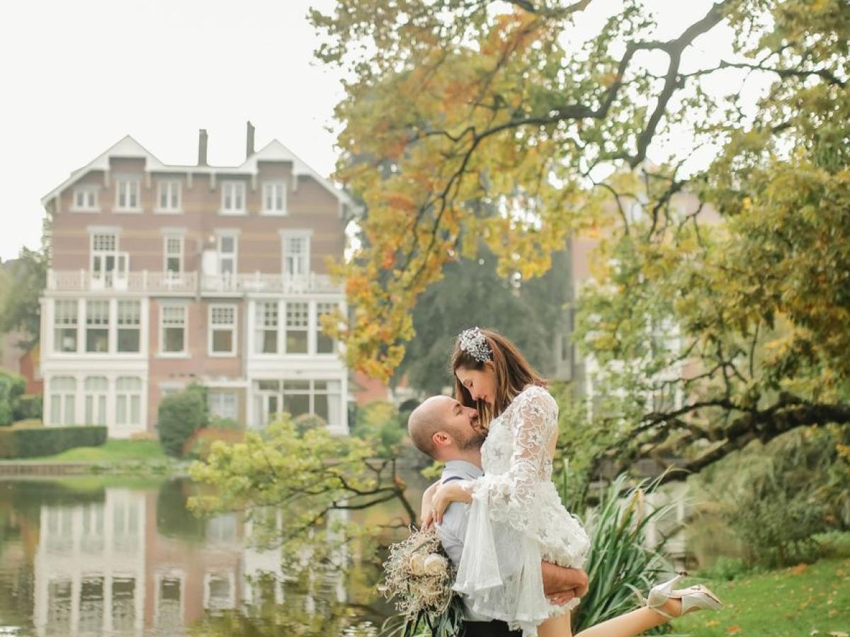Brautpaar bei einer Hochzeit in Enschede
