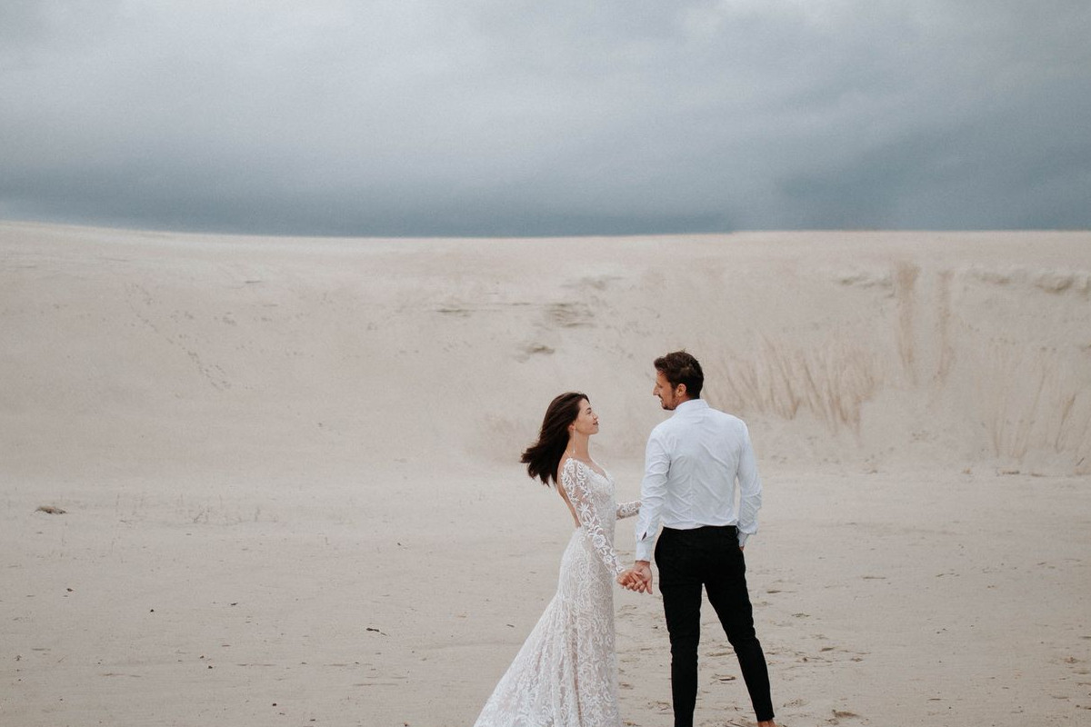 Anti-Trend Over Wedding Hype: Less Is More