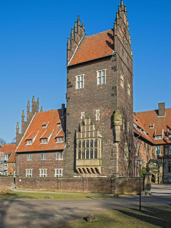 A couple on their wedding day in Hamm