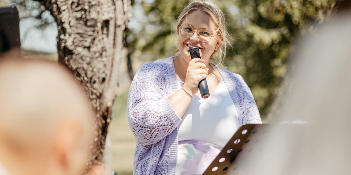 Freie Traurednerin Jasmin Kurukama